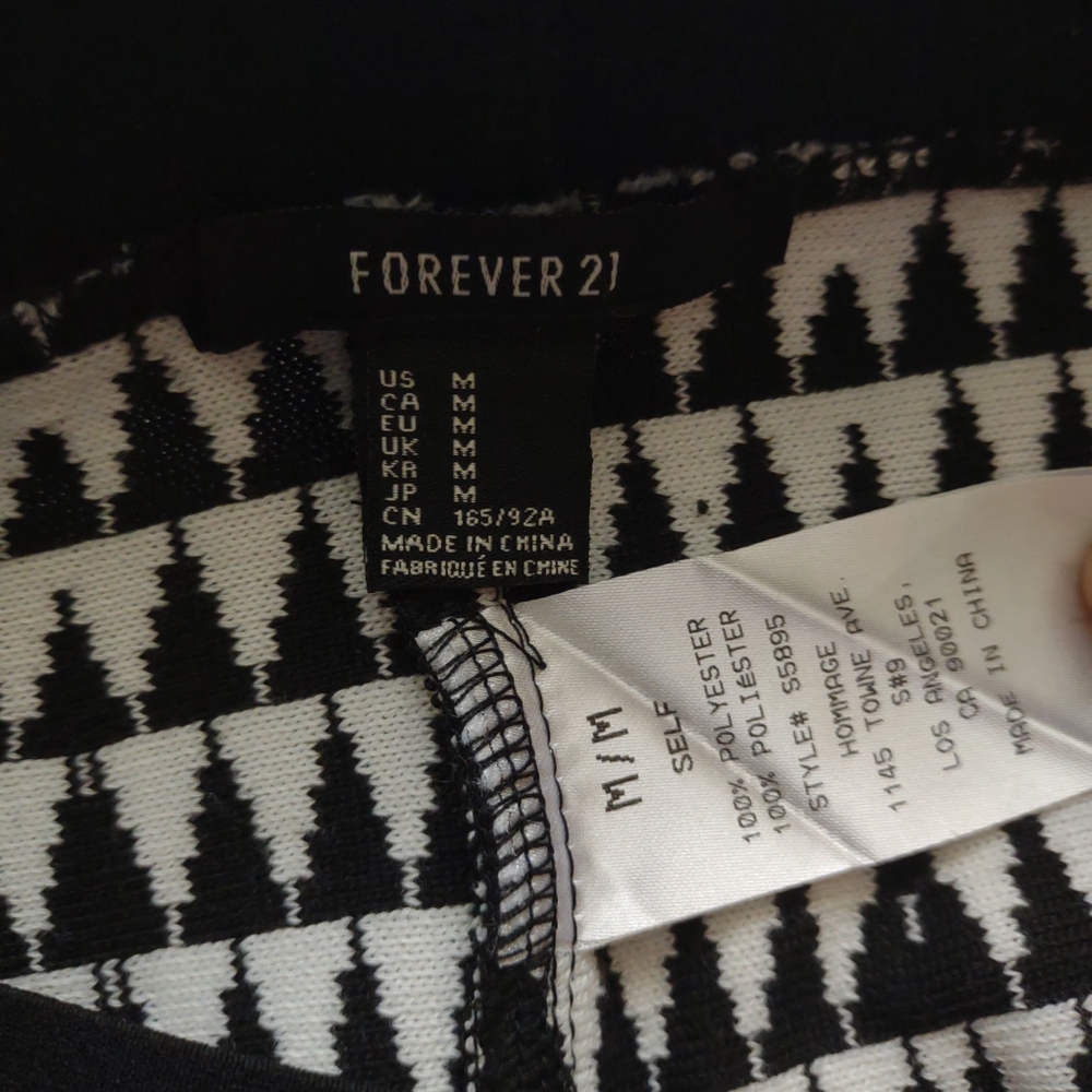 Forever 21 Women's Black&White Houndstooth Pull On Skirt || Medium - Picture 4 of 5